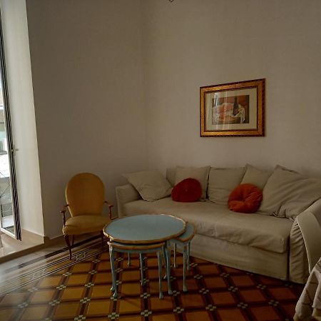 Dante Alighieri House Lägenhet Bari Exteriör bild