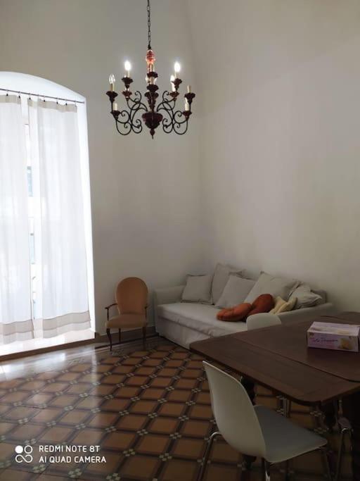 Dante Alighieri House Lägenhet Bari Exteriör bild