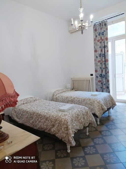 Dante Alighieri House Lägenhet Bari Exteriör bild