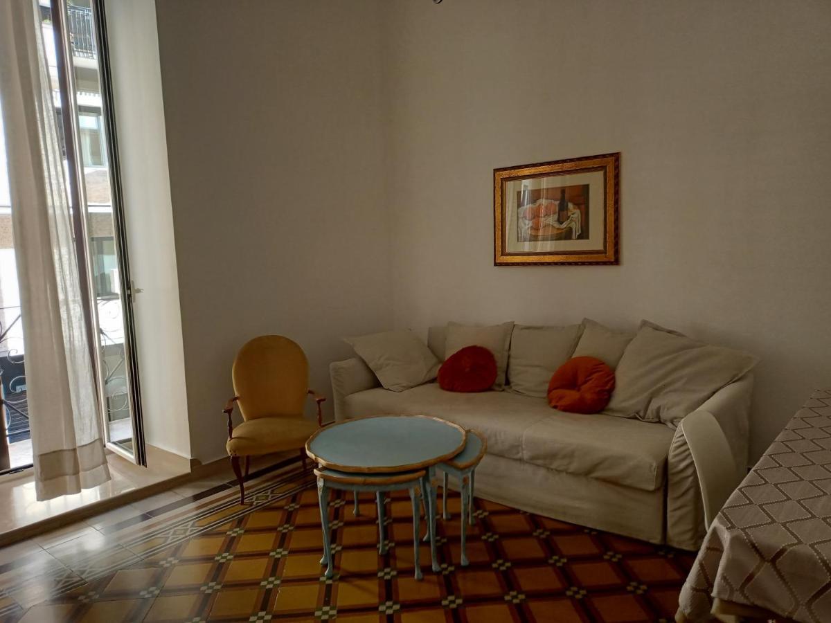 Dante Alighieri House Lägenhet Bari Exteriör bild