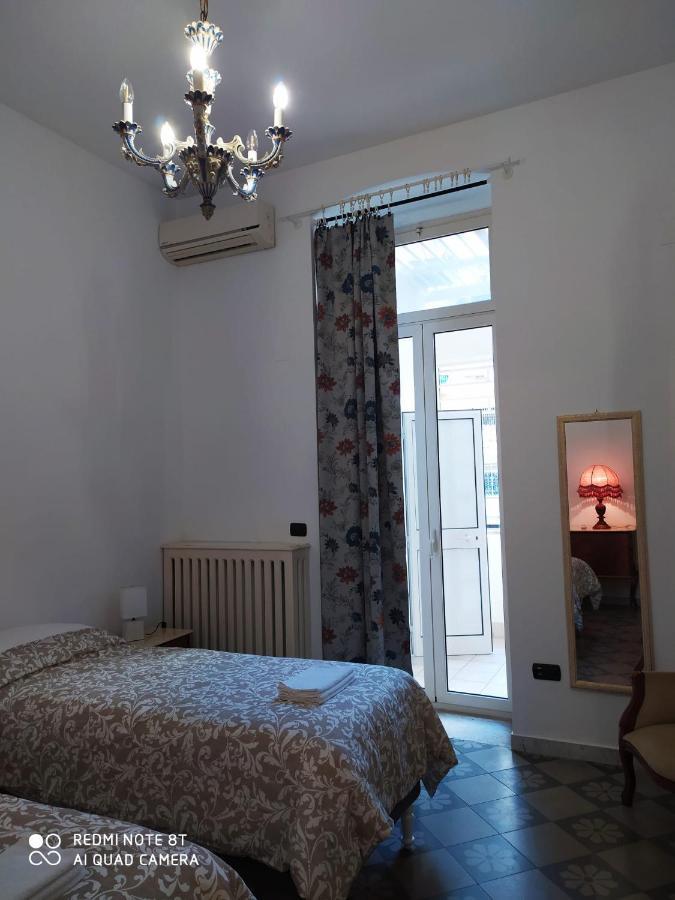 Dante Alighieri House Lägenhet Bari Exteriör bild